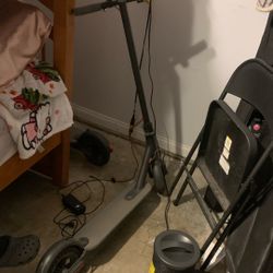 Xiaomi Scooter Runs Good 18 Mph Comes With Charger Missing A Kick Stand