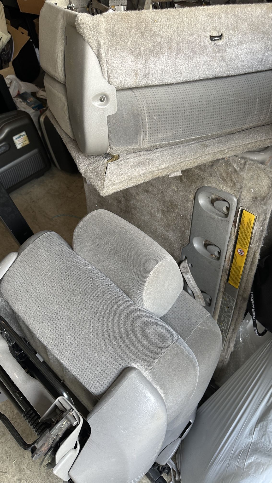 chairs seats from Toyota sienna 2005 2 and 3 rows