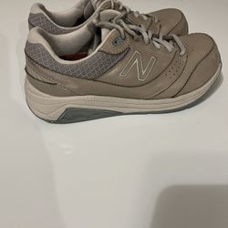  Women  Nwe Balance Grey and Taupe Sz 7.5