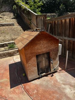 Dog House with A/C and Heat lamp