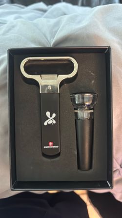 Swiss Force: Wine cork puller and bottle opener with wine stopper
