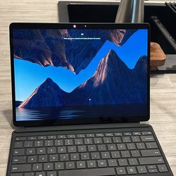 Microsoft Surface Pro X – 13" Touch-Screen – SQ1 - 8GB Memory - 128GB Solid State Drive – Wifi, 4G Lte – Matte Black