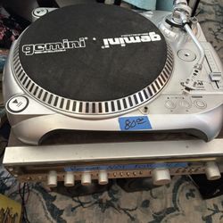Gemini Turntable Record Player RCA Speakers