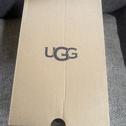 UGG Tasman II  size 7