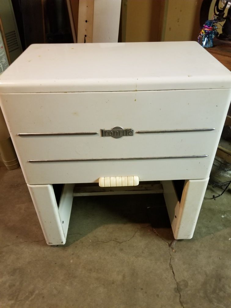 1950s Ironite ironer