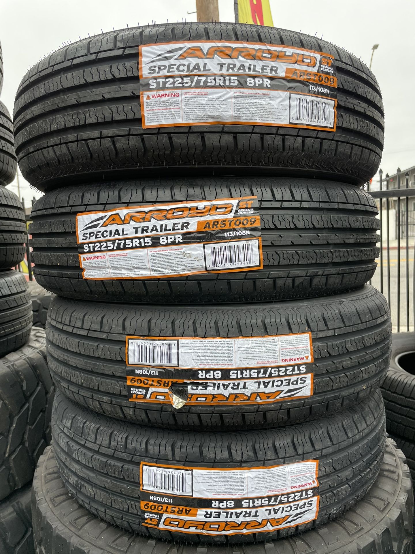 Vendo Set De Llanta ST 225/75R15 Marca ARROYO