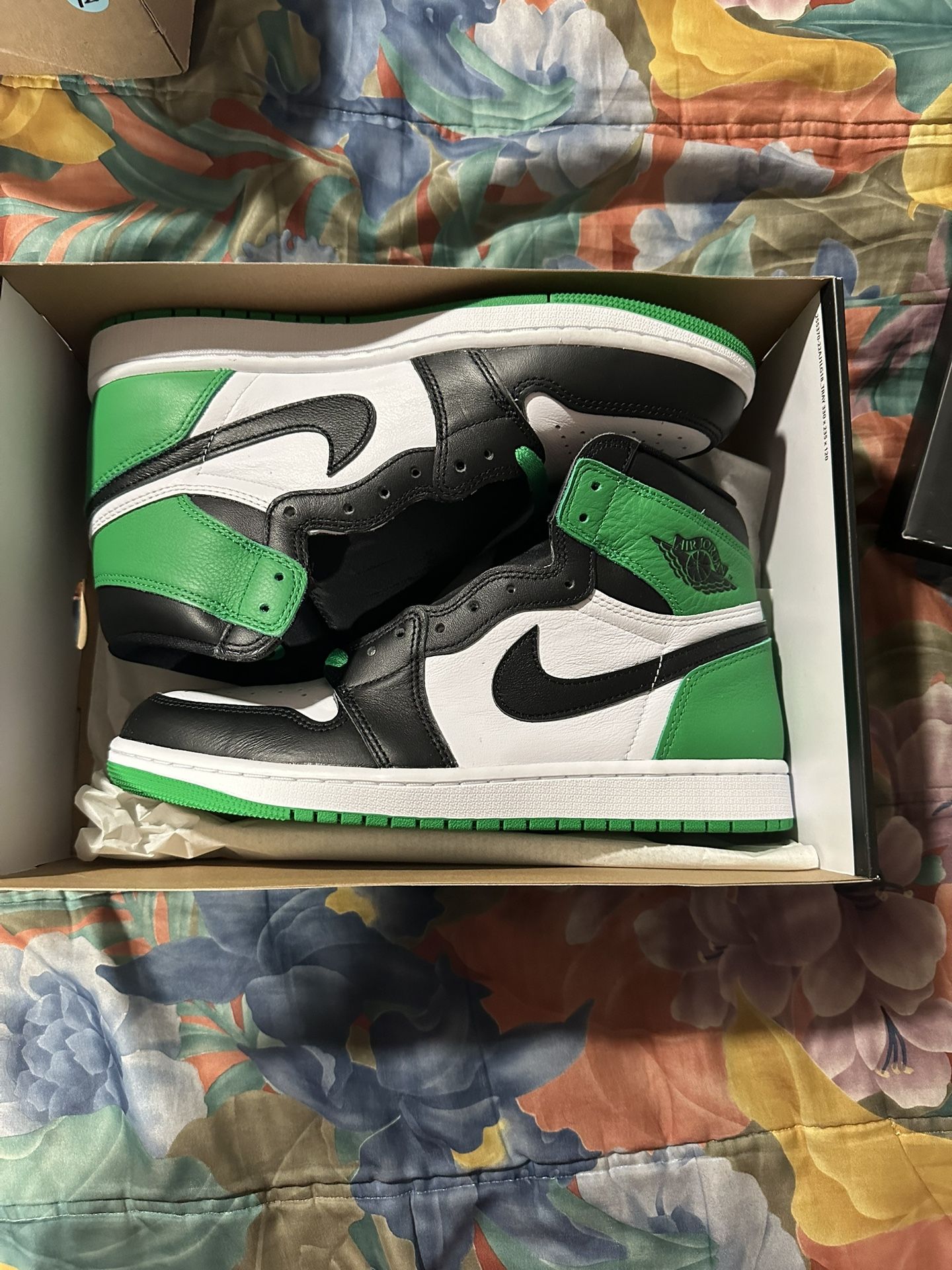 🍀 Brand New Jordan 1 High “Lucky Green” – Size 10