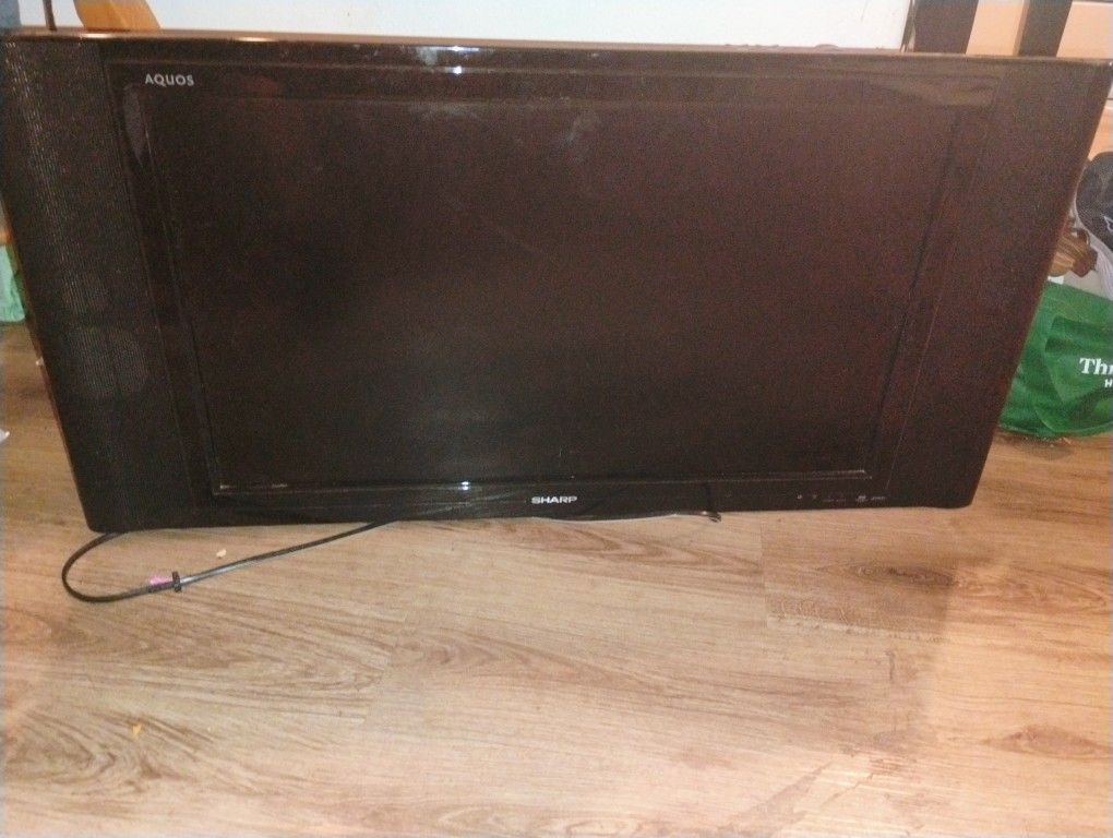Sharp Aquos 32 In
