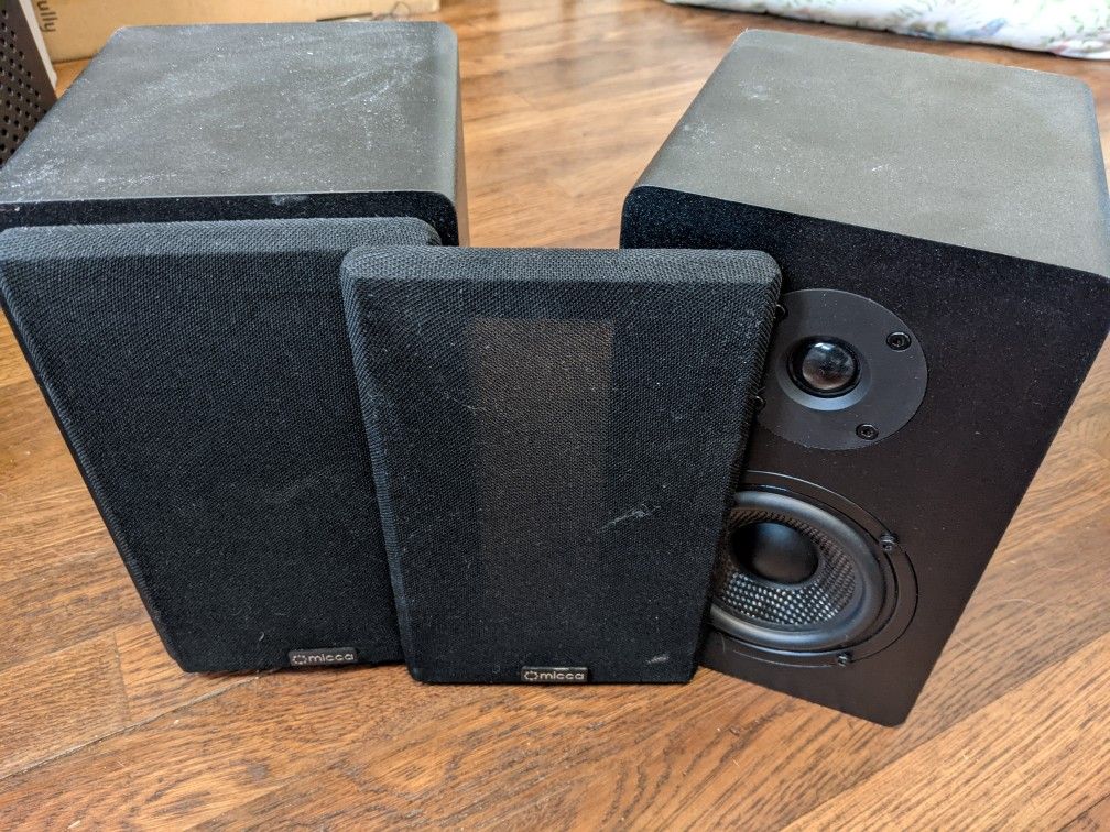 Micca PB42X Powered Bookshelf Speakers, 30-Watt RMS Power, Active Near Field Studio Monitors
