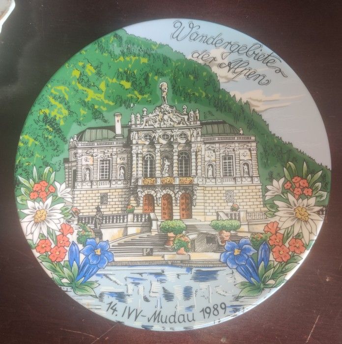 Germany Linderhof Palace Porcelain 7.5" Plate 1989 Hiking areas in the Alps