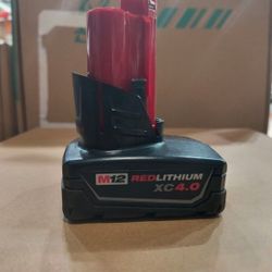 Milwaukee 48-11-2450 M12 REDLITHIUM HIGH OUTPUT XC5.0 Battery Pack