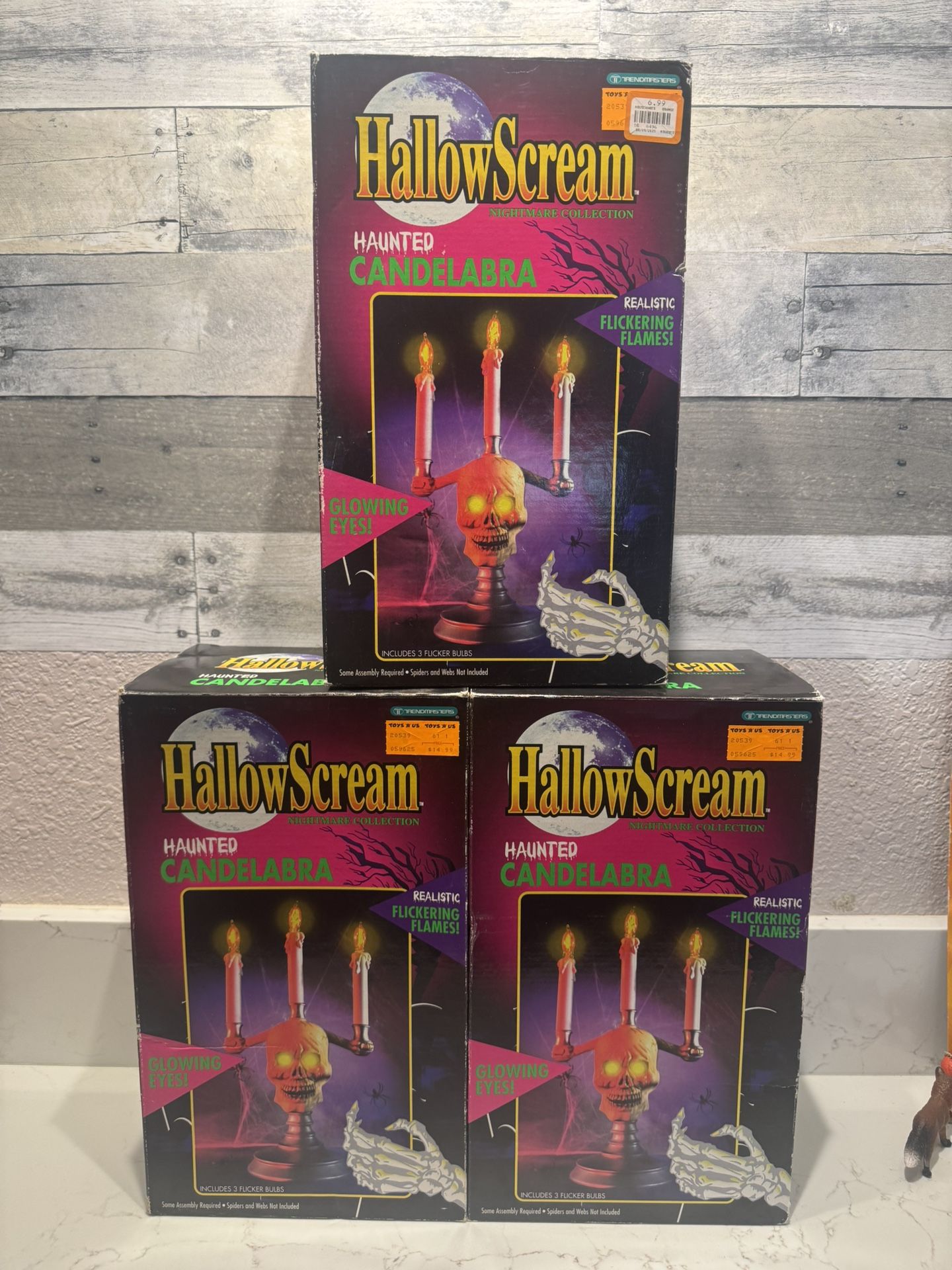 HallowScream Candelabra Halloween Lighting Skull Glowing Eyes Trendmasters 1994