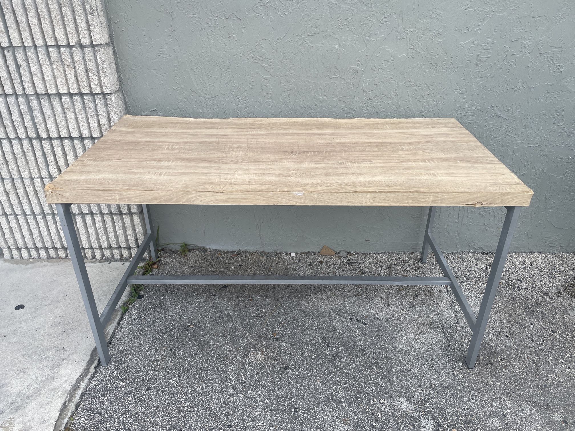 Free Desk Pick Up Only