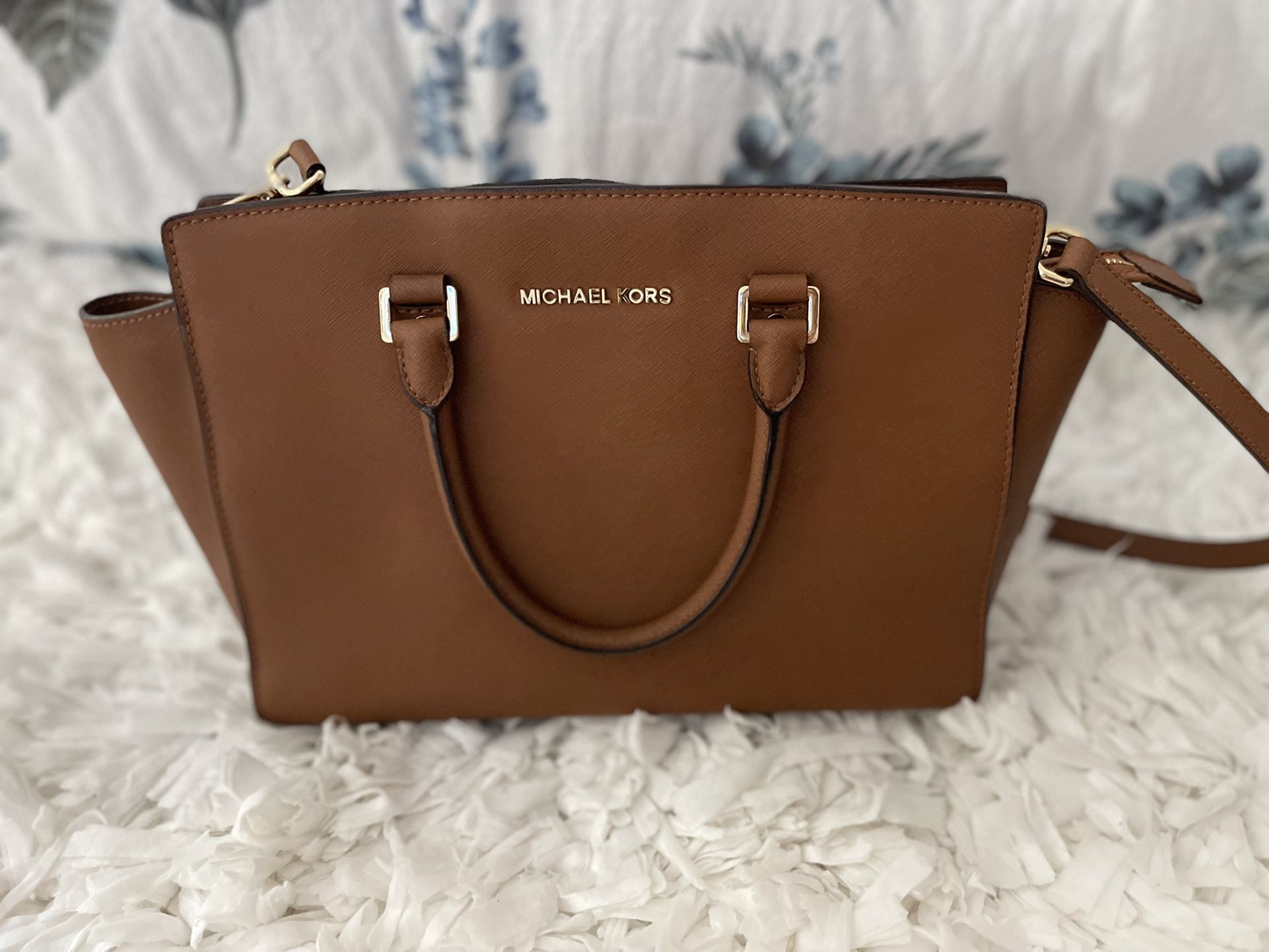 Micheal Kors Bag With Wallet 