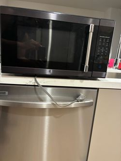 Like new microwave