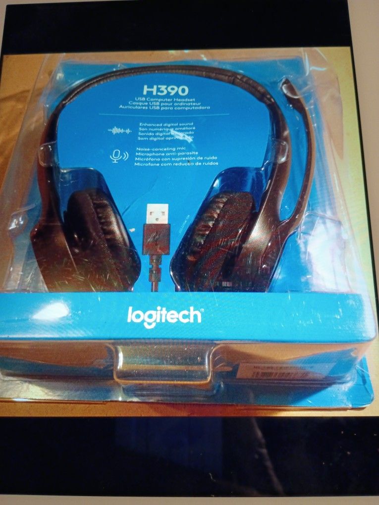 LOGITECH H390 USB HEADSET WITH NOISE CANCELLING MIC NEW