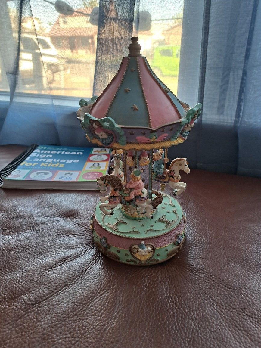 Vintage Carousel Vintage carousel music box