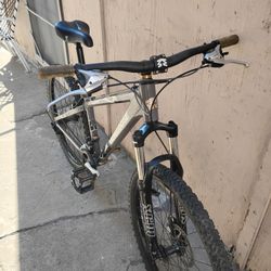 Mongoose Mountain Bike 