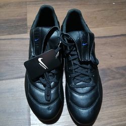 Nike Premier Size 9 $90