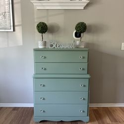 ✨Gorgeous Solid Oak Wood Dresser✨