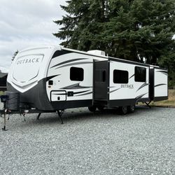 2018 Keystone Outback Super-lite 