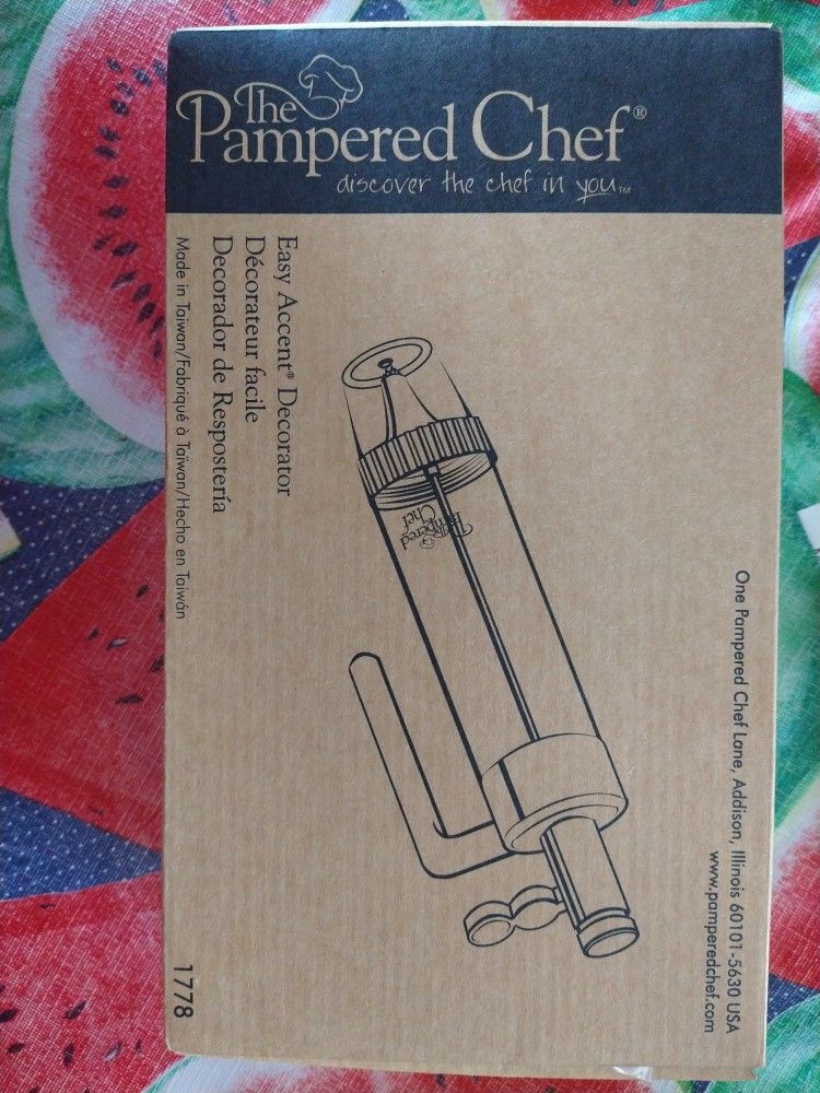 New Pampered Chef Easy Accent Decorator