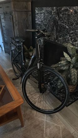 Step-Through Commuter E-Bike with a Shimano STePS Mid-Drive Motor System