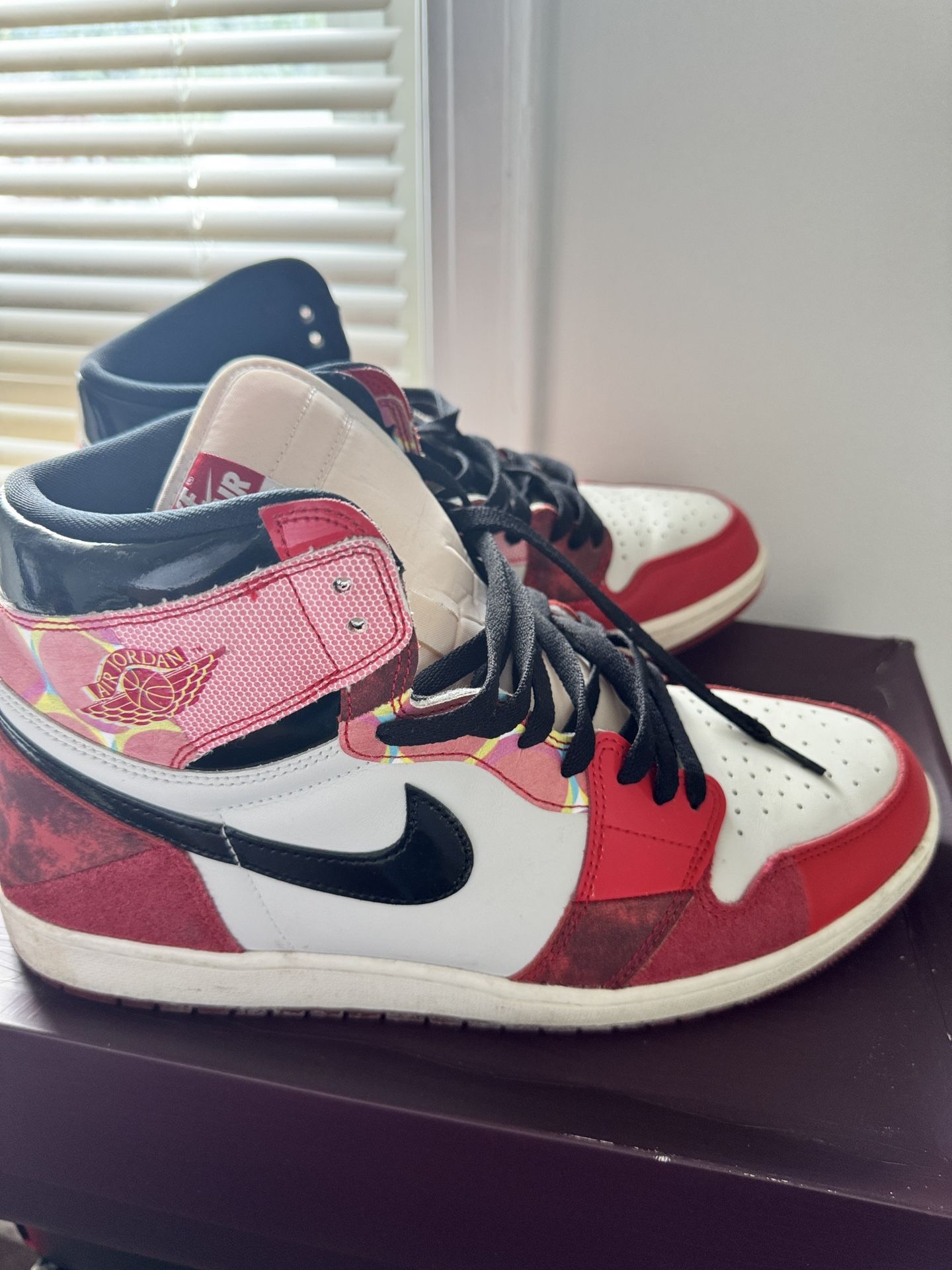 Jordan 1 Into Spider Verse 