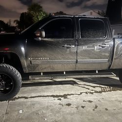 chevy silverado lifted low miles 130k 