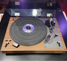 Vintage Japanese Realistic LAB-400 Direct Drive Fully Automatic Turntable Record Player