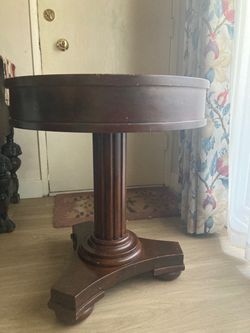 Round Mahogany Pedestal Side Table