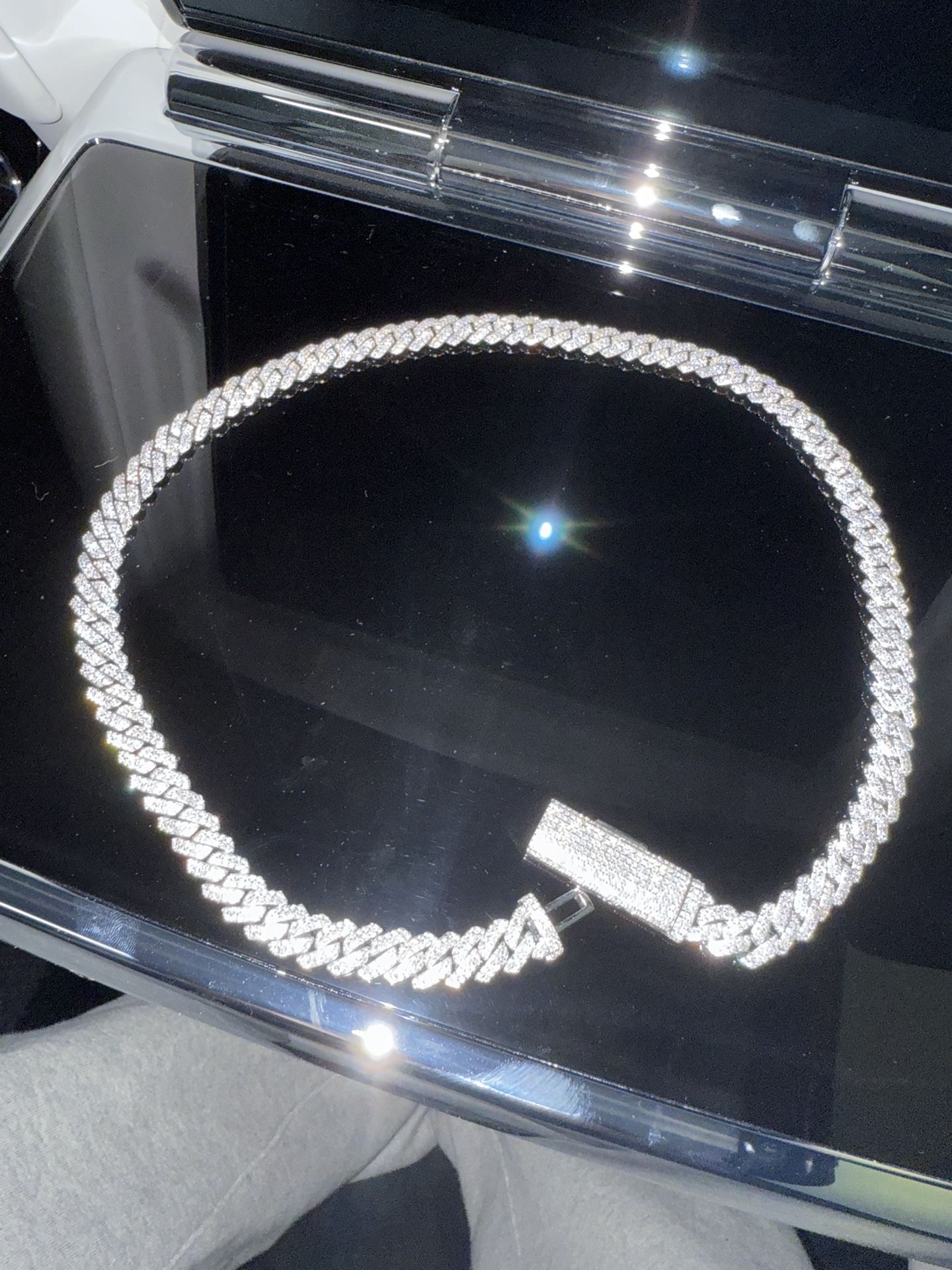 GRA Certified 10mm VVS Moissanite Cuban Link – 22” Iced Out White Gold Chain