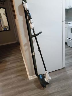 HART 20-Volt Cordless String Trimmer / Edger (Battery Included)
