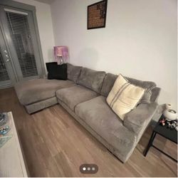 Great Couch! Very Comfy Clean! 