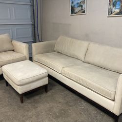 Good Conditions Three Piece Couch Set 