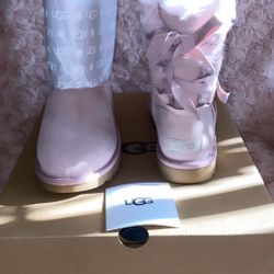 Ugg boots Swipe For More—->