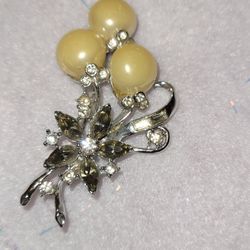 Large Vintage Pearl Rhinestone Brooch