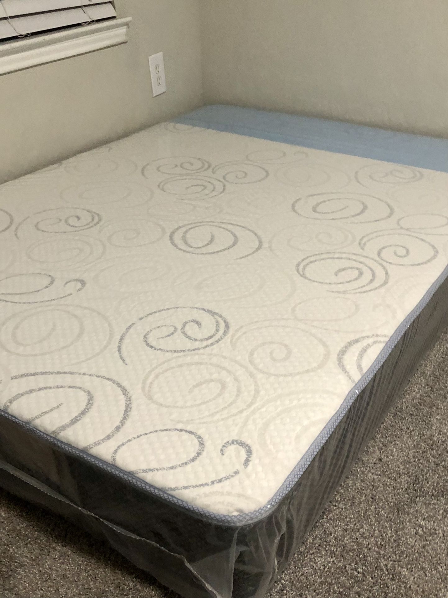 Full Size Mattress 10 Inches Thick Also Available in Twin-Queen-King New From Factory Same Day Delivery