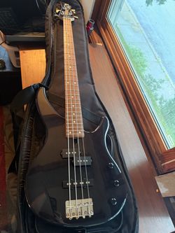 Yamaha Bass Guitar and Ampey amp