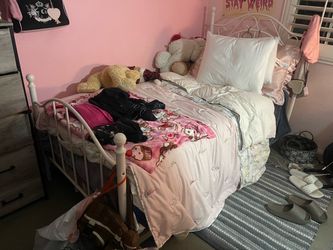 Bed frame twin