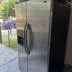 Stainless steel refrigerator works great. We sell all the time delivery extra.