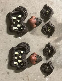 Spooky tree faces