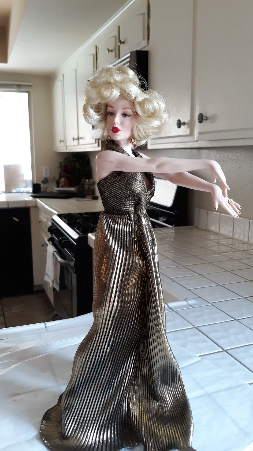 Marilyn monroe porcelain collectible