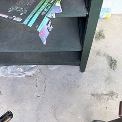 Big wood desk/pull drawer table