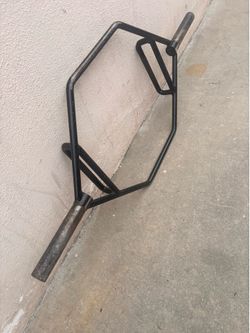 Black hex trap bar in good condition but It does show some surface rust