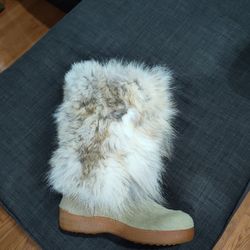 Pajar Canadian Coyote Fur Boots