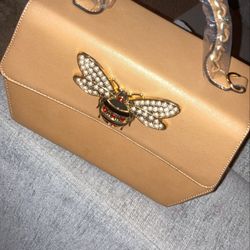 Queen Bee 
