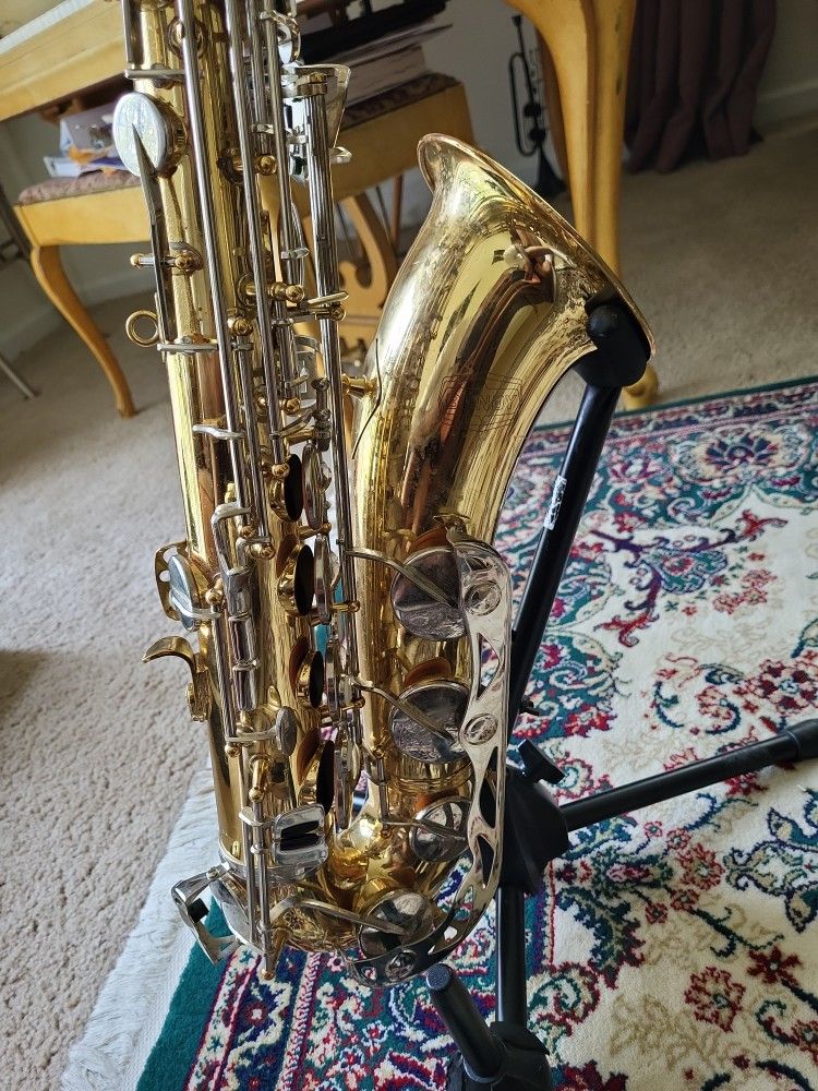 Tenor saxophone