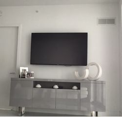 Entertainment/Tv Stand 