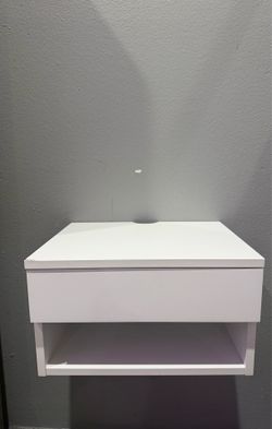 White floating Shelf’s